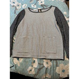 6 FOR $15 Entro small striped top